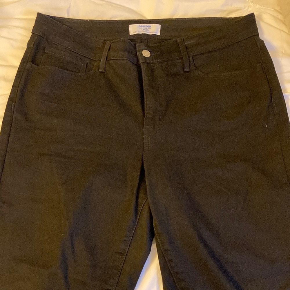 Black skinny jeans